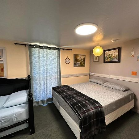 Ez 1 Mile To Fort Sill! Pumpkin Cottage Sleeps 9, Grills, Firepit, Laundry Lawton Buitenkant foto