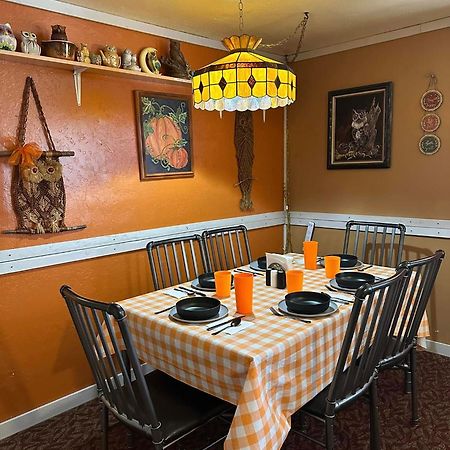 Ez 1 Mile To Fort Sill! Pumpkin Cottage Sleeps 9, Grills, Firepit, Laundry Lawton Buitenkant foto