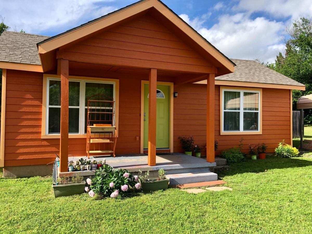 Ez 1 Mile To Fort Sill! Pumpkin Cottage Sleeps 9, Grills, Firepit, Laundry Lawton Buitenkant foto