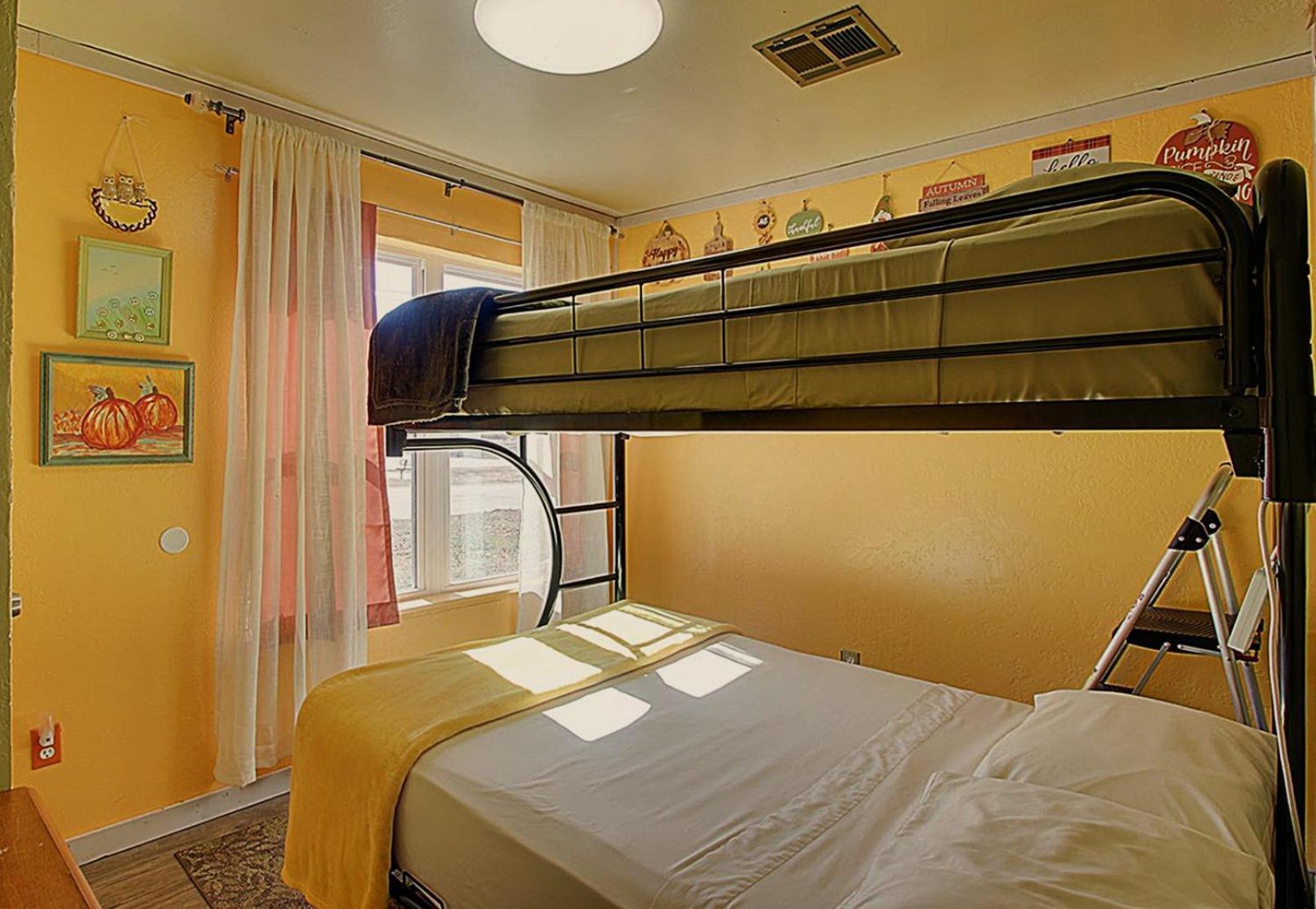 Ez 1 Mile To Fort Sill! Pumpkin Cottage Sleeps 9, Grills, Firepit, Laundry Lawton Buitenkant foto