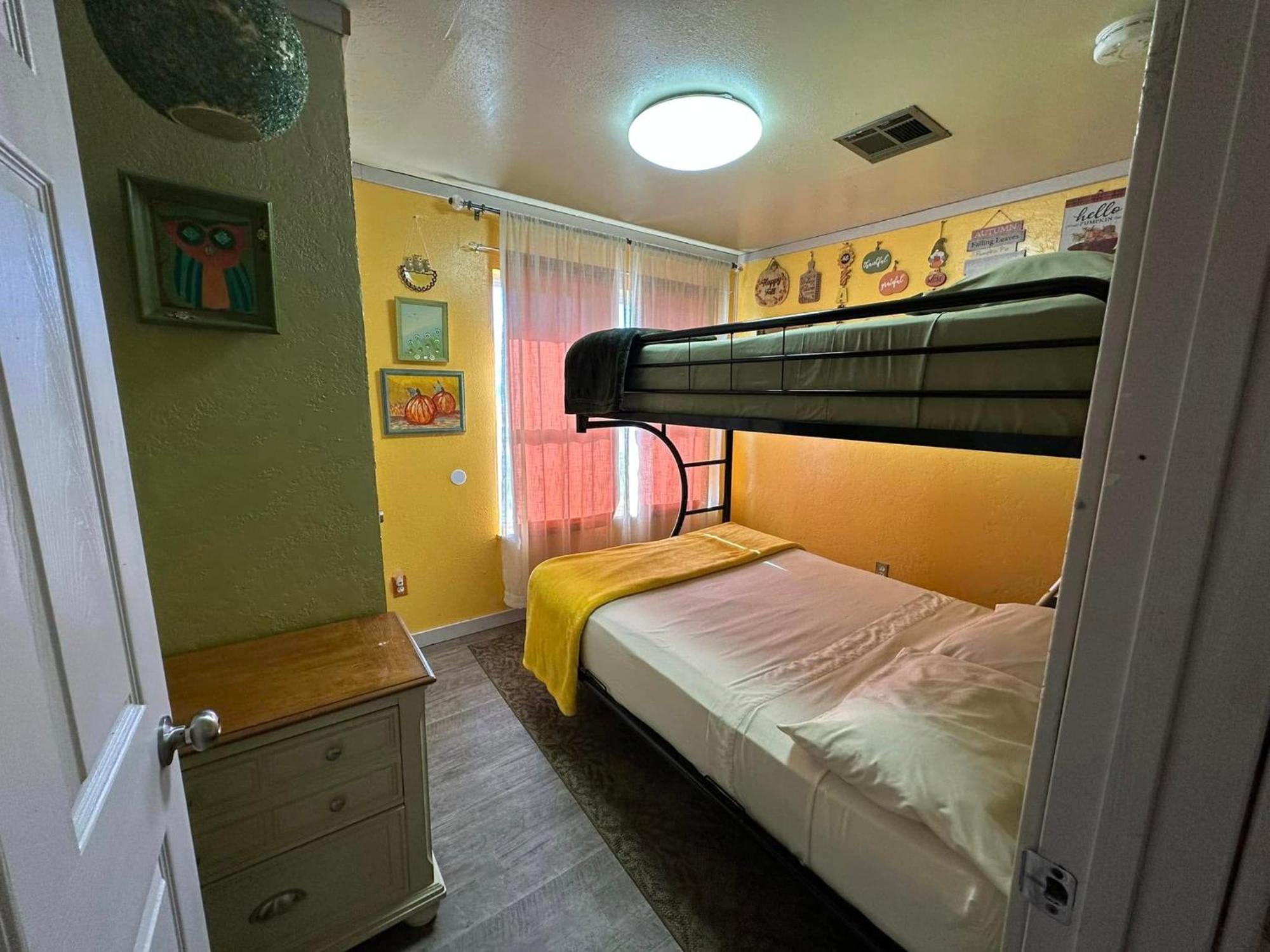 Ez 1 Mile To Fort Sill! Pumpkin Cottage Sleeps 9, Grills, Firepit, Laundry Lawton Buitenkant foto
